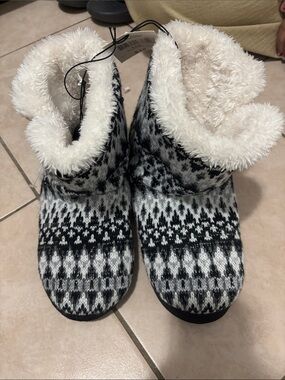George Black & White Patterned Faux-Fur Lined Boot Slippers
